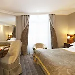 Au Manoir Saint Germain Paris