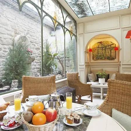 Отель Au Manoir Saint Germain 4*
