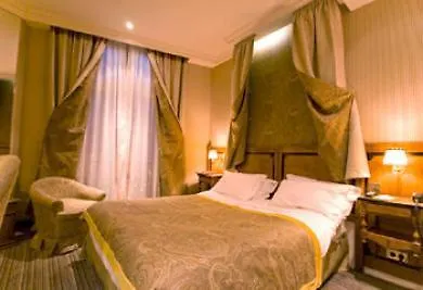 Au Manoir Saint Germain 4* Париж